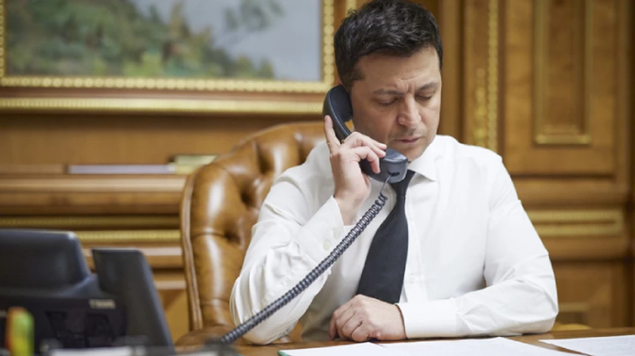 Зеленський вперше поговорив із прем'єром Японії