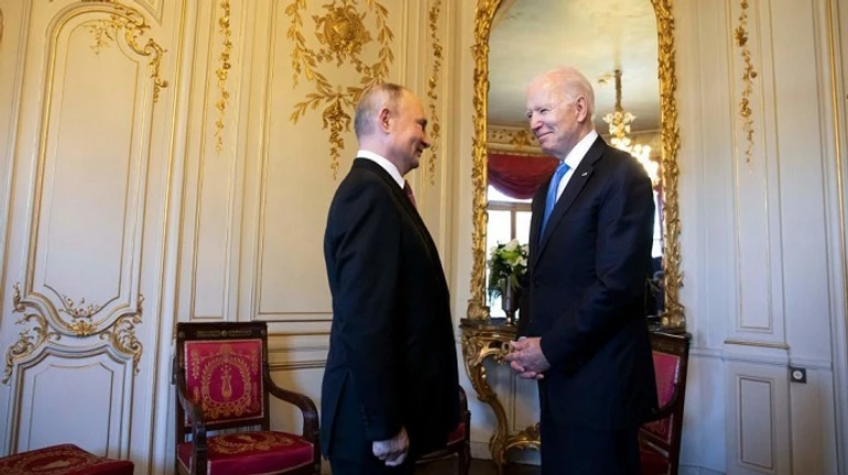 Байден пригрозив Путіну рішучою відповіддю в разі вторгнення в Україну