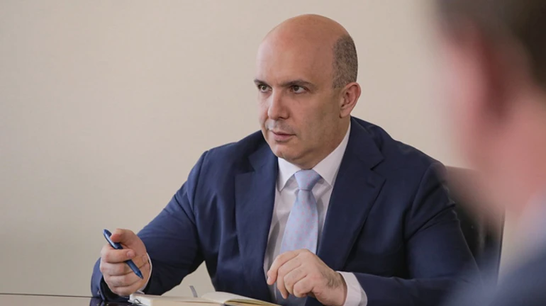 Министр Абрамовский уже написал заявление на увольнение – Арахамия