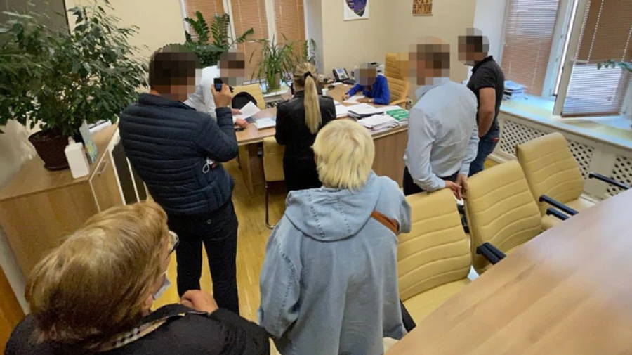 Новые обыски в Киеве: незаконная передача земли на Крещатике и Грушевского