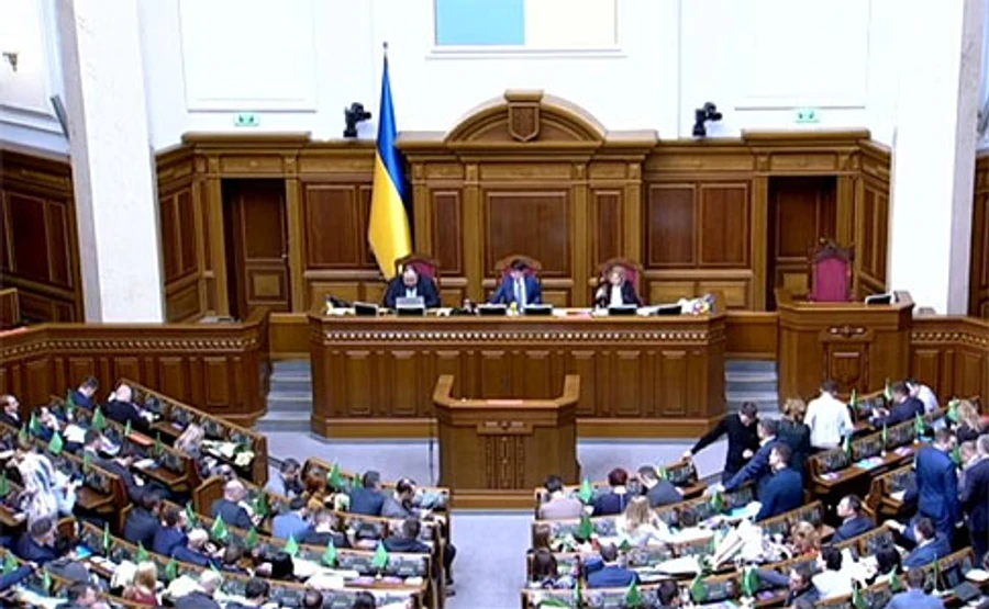 Рада скасувала свої засідання через карантин