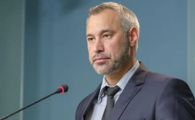 Рябошапка намекает, что за его отставкой стоят некоторые олигархи