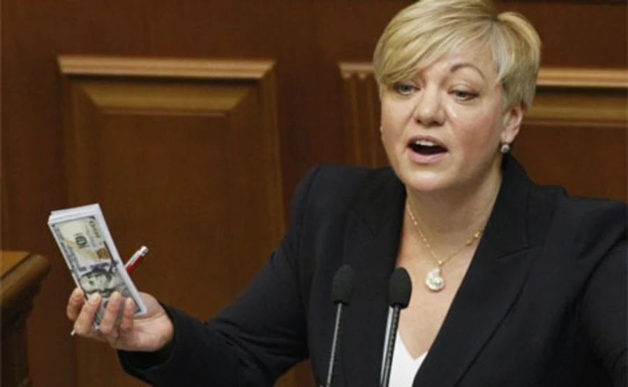 Луценко: Гонтарева готова йти до депутатів не з порожніми руками