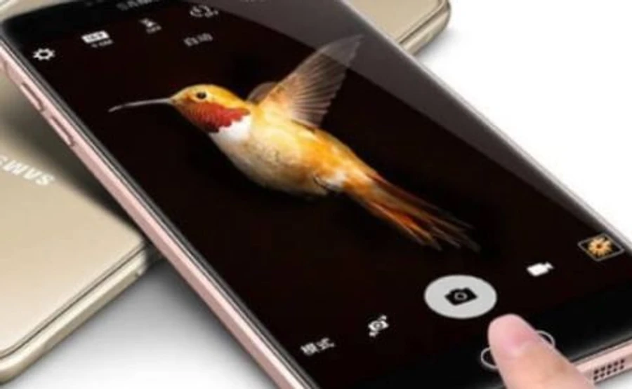 СБУ затримала хакерів, які встановлювали на телефони програми стеження