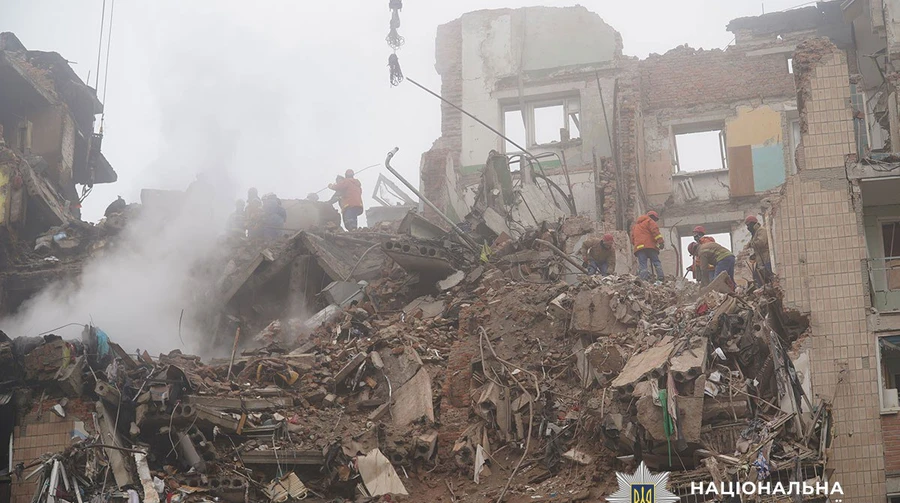 Bodies of woman and two children recovered from rubble in Ternopil, bringing death toll to 31 – photos, video