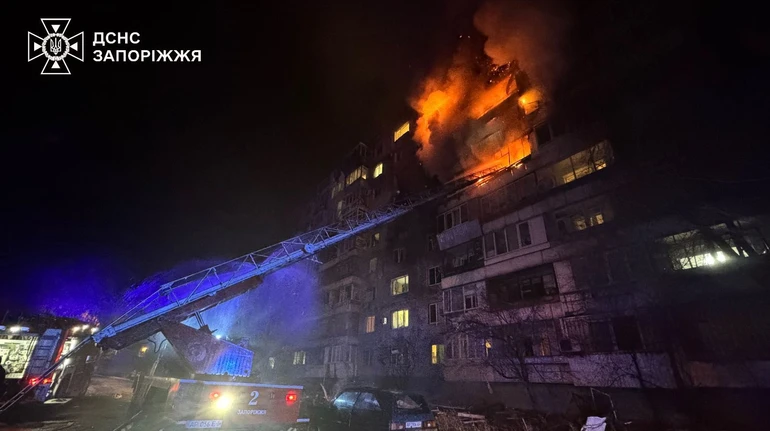 Росіяни атакували дроном багатоповерхівку у Запоріжжі: є поранені