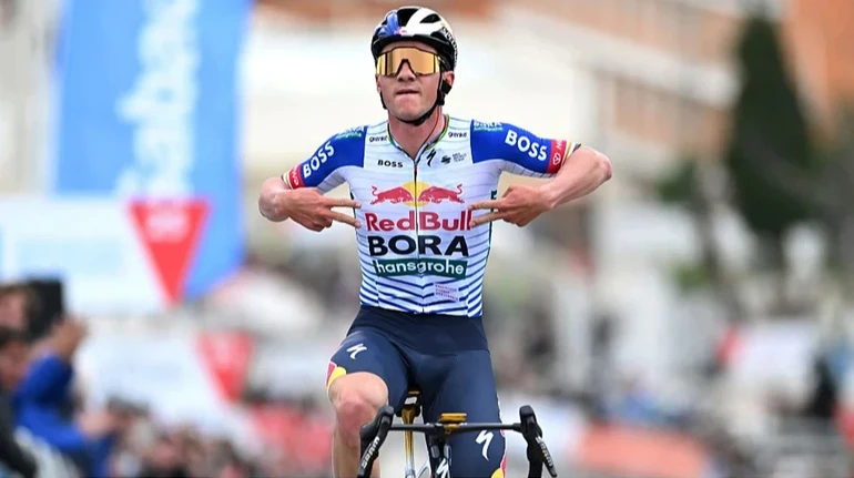 Бельгиец Эвенепул выиграл престижную велогонку Амстел Голд Рейс-2026