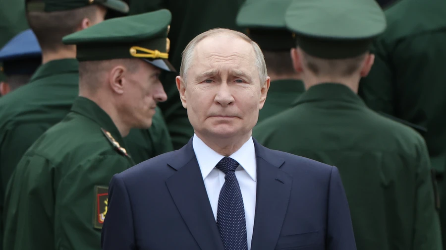 Украина официально разрешила РФ провести парад 9 мая – указ Зеленского