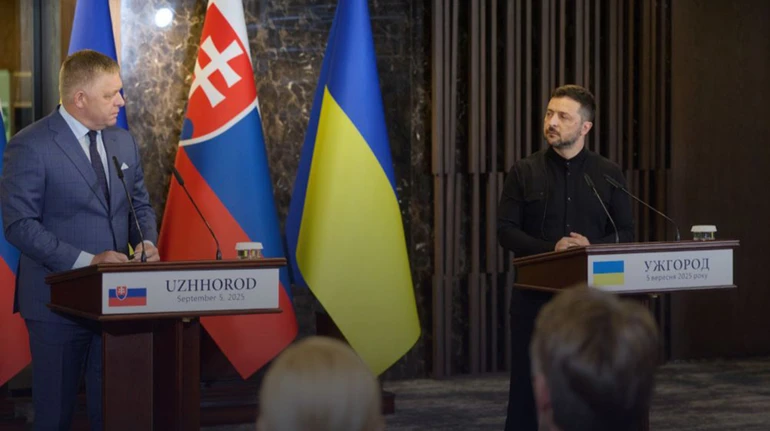Фіцо: Зеленський має дзвонити Путіну, якщо хоче зустрічі