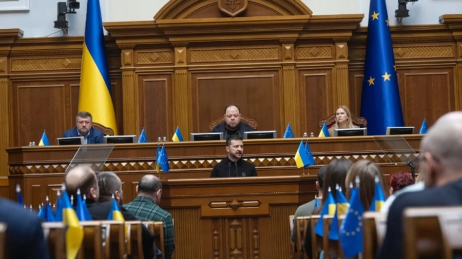 Зеленський пообіцяв виплату всіх зарплат і пенсій до 2026 року: Гроші на це є