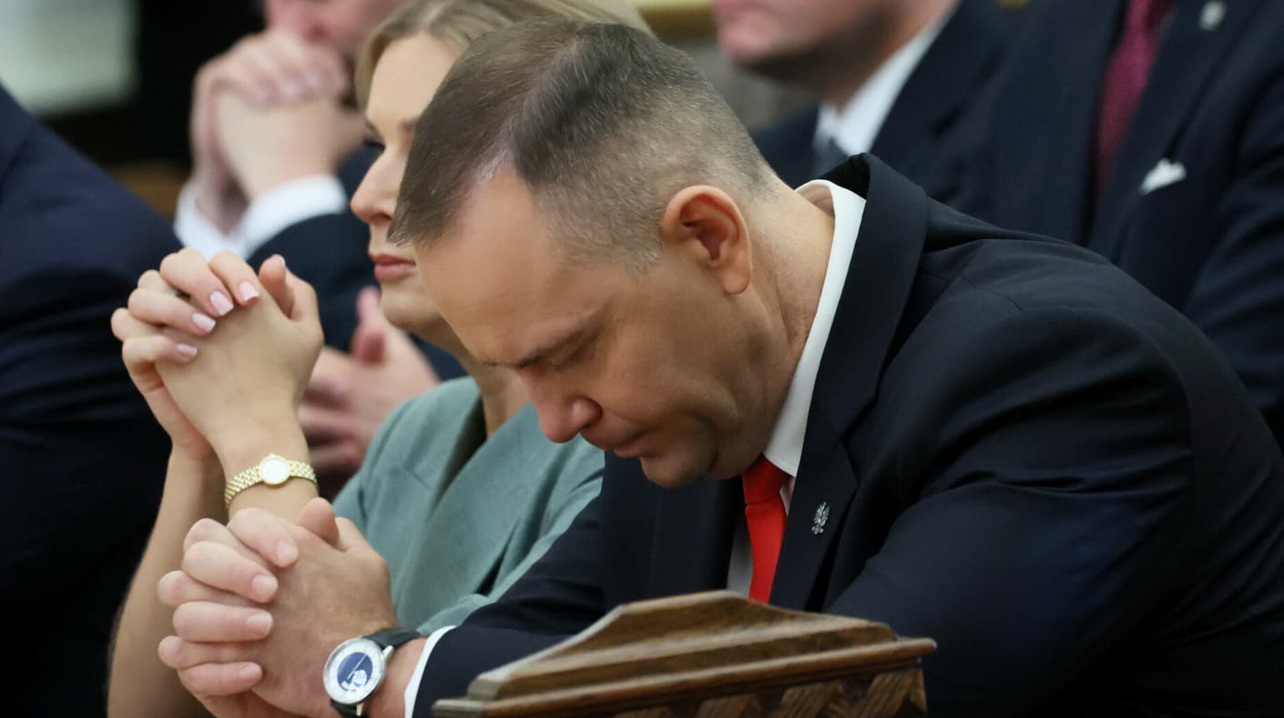 Навроцький під тиском криптоскандалу: чи витримає рейтинг президента нову порцію компромату
