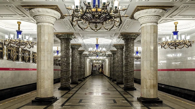 В российском Петербурге 9 станций метро планируют приспособить под убежища
