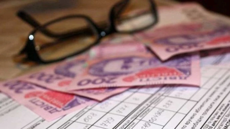 Курс гривні, тарифи, добробут: українці не вірять, що в 2021 році стане краще