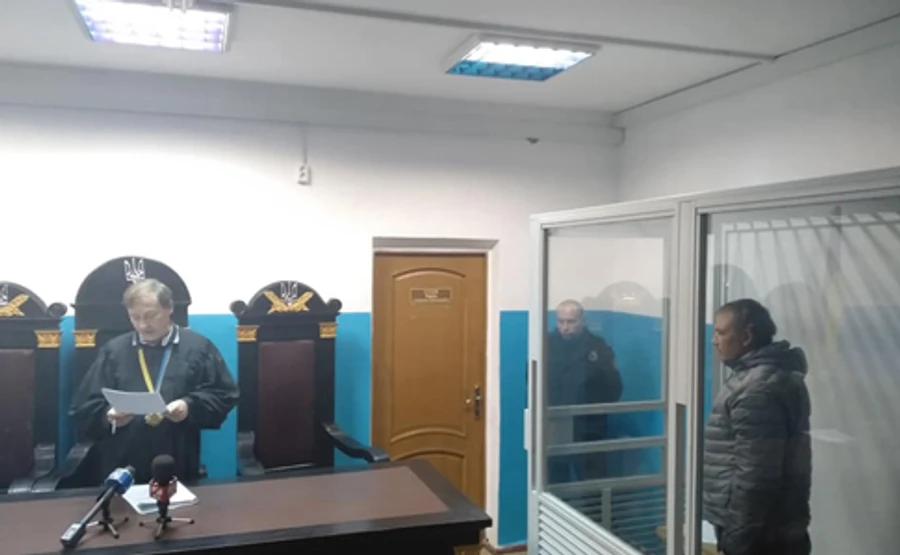 Четырех подозреваемых в покушении на Мазура отправили в СИЗО