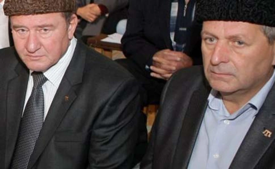 Умеров и Чийгоз прилетят в Киев в пятницу в 13:50