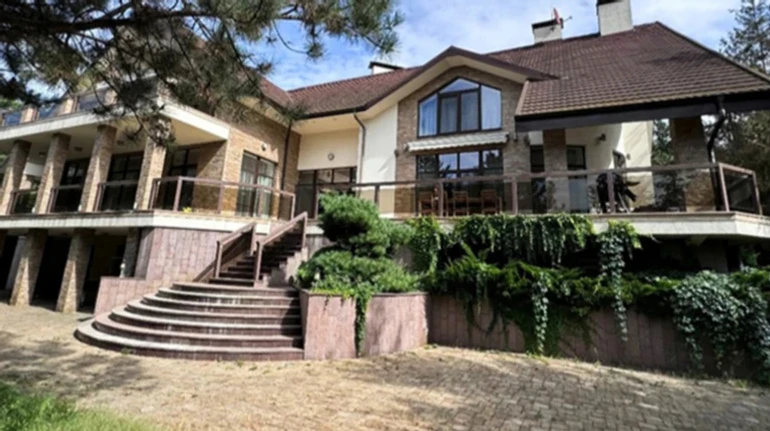 Галущенко значительно преуменьшил стоимость аренды дома Захарченко – Радина