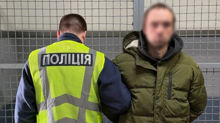 Небезпечне побачення: у Києві чоловік обікрав жінку після знайомства в соцмережі