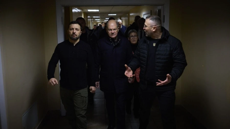 Zelenskyy says Russia should eff off at meeting with Scholz