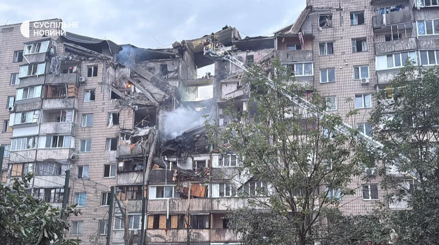 Russian missile hits nine-storey residential building in Kyiv: 9 killed, 46 injured – photos