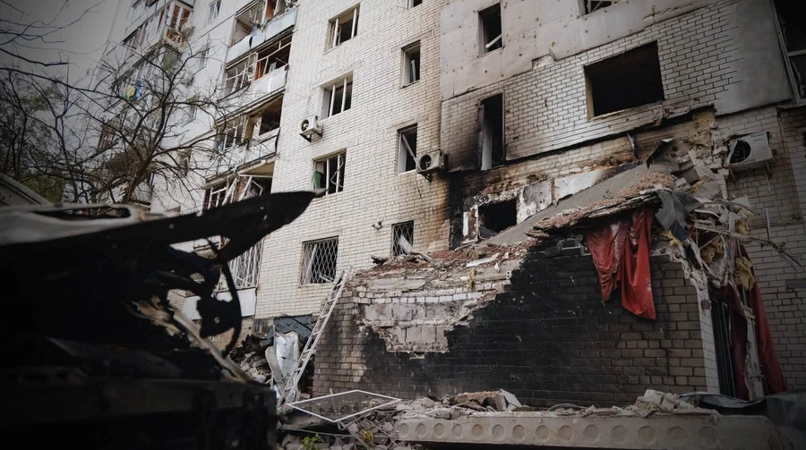 Дрон РФ поцілив у житловий будинок у Чернігові: кількість потерпілих зросла до 20