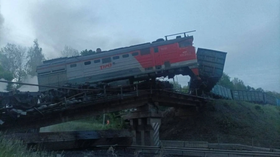 Ще один міст обвалився в Росії