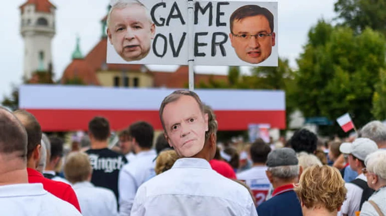 Польща втрачає монобільшість: якою буде нова коаліція і що це означатиме для України