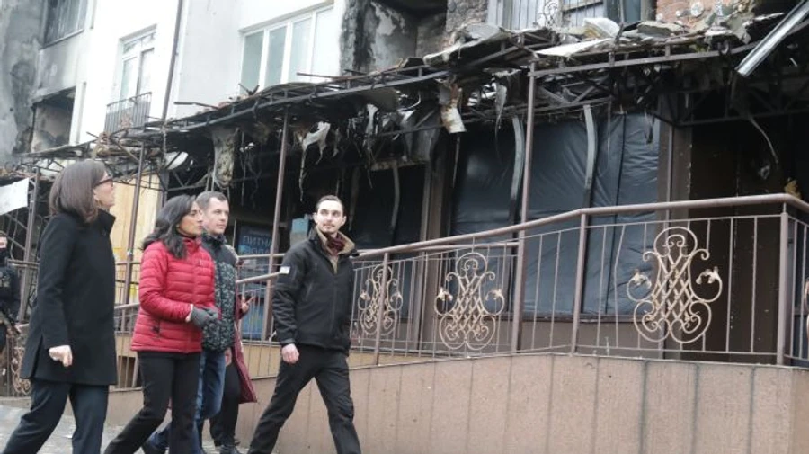 Міністр оборони Канади відвідала Ірпінь: Росія відповість за свої злочини