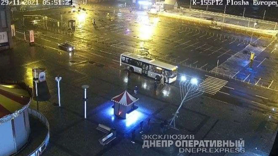 Молодик, який пошкодив ханукію у Дніпрі, отримав рік позбавлення волі умовно