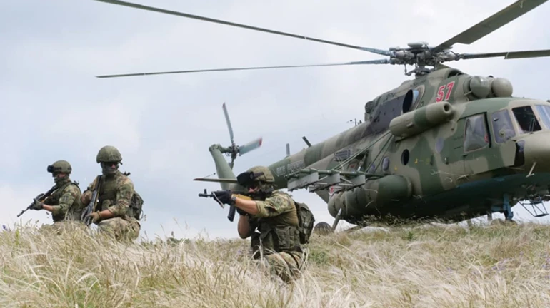 Війська РФ після навчань залишилися біля українських кордонів – командування ЗСУ