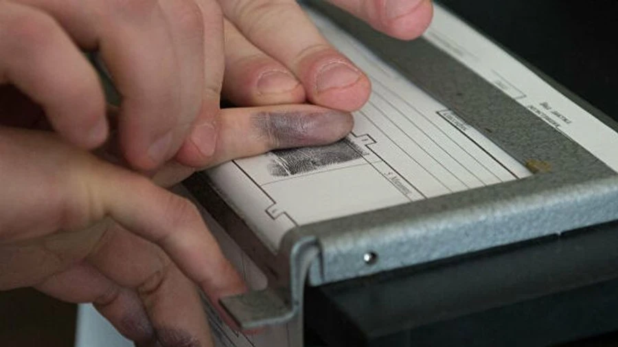 ВАКС разрешил принудительно взять отпечатки пальцев у брата судьи Вовка