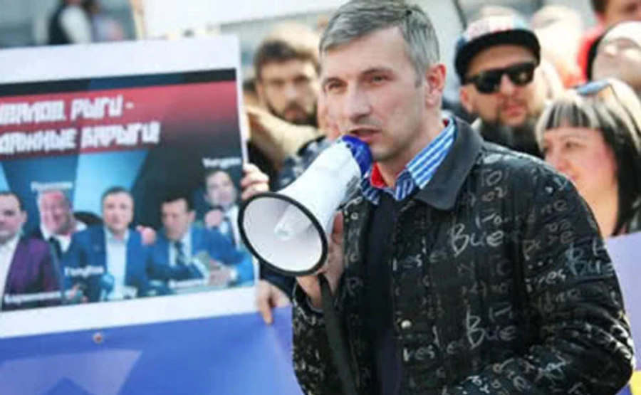 Підозрюваного у замаху на Михайлика випустили з СІЗО під домашній арешт