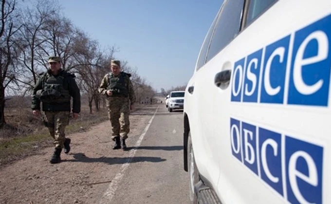 Боевики ОРЛО устроили стрельбу на глазах у миссии ОБСЕ
