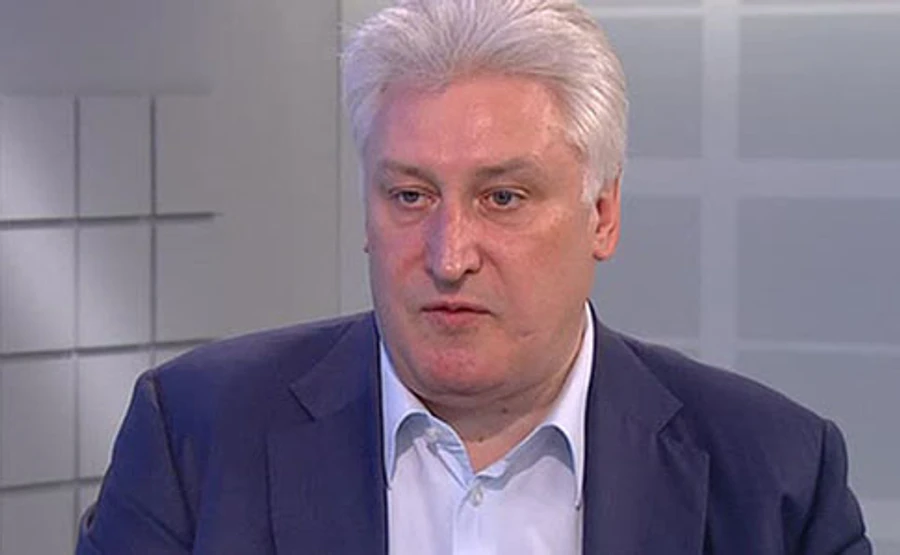 Російський експерт: бойовики отримали сотні танків і БМП у спадок і в бою