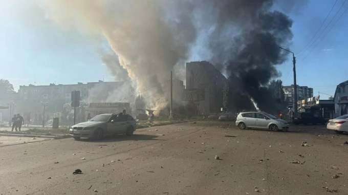 В Доброполье возросло число погибших от удара россиян по центру города