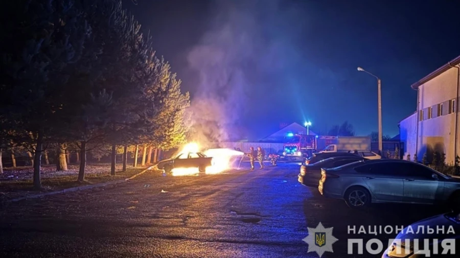 Поліція викрила агента РФ, який з в’язниці координував підпали авто силовиків у Львові