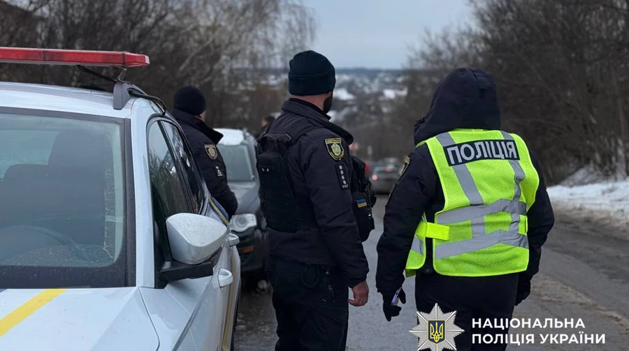 В Киеве мужчина ударил водителя эвакуатора, тот в тяжелом состоянии