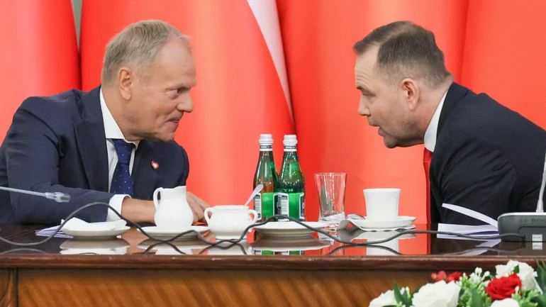 Польща йде під трибунал. Як конфлікт Туска і Навроцького переріс у конституційну кризу
