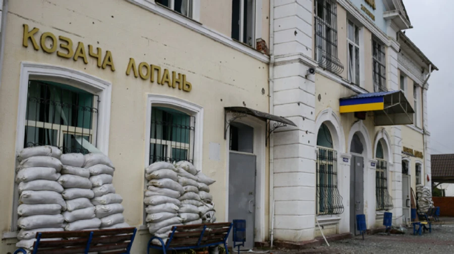 Внаслідок артилерійських ударів РФ Козача Лопань залишилася без світла й зв'язку