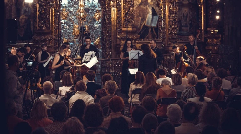 Четыре тревоги и акция памяти: каким фестиваль Букет вернулся в Софию Киевскую и что там посетить