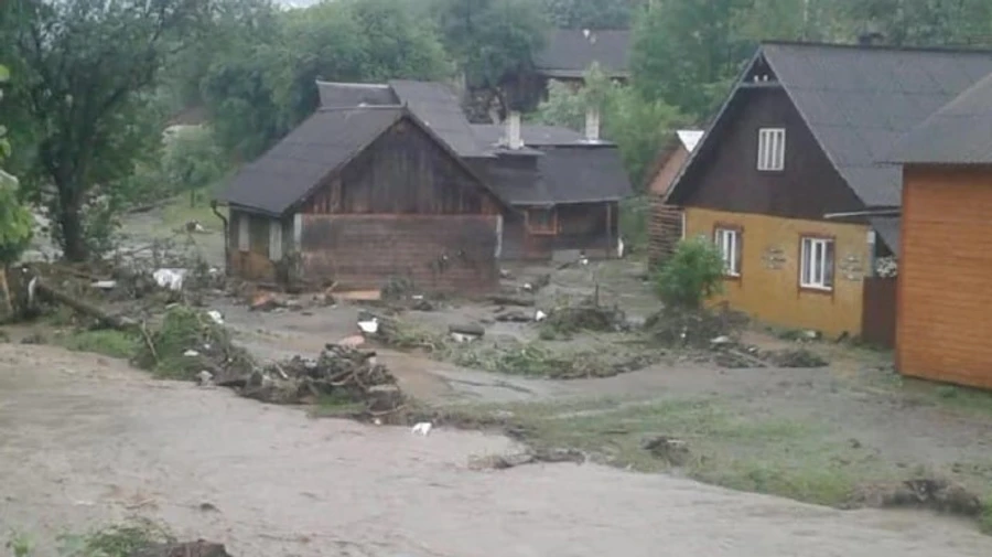 На Закарпатті через сильну зливу затопило кілька сіл