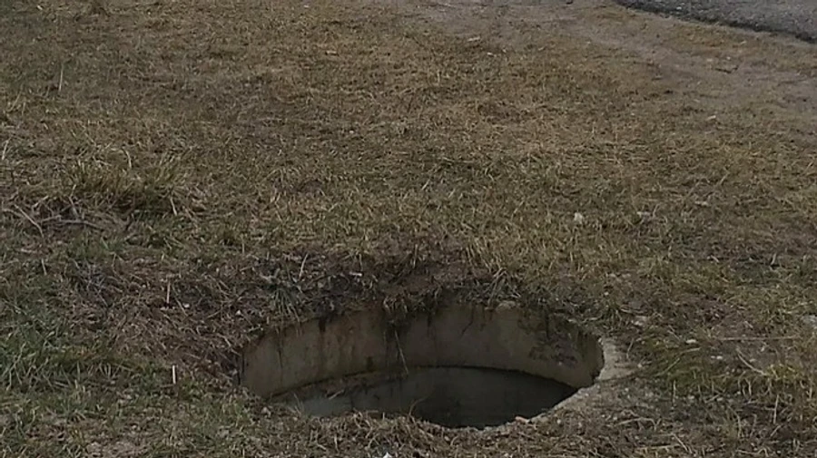 У Дніпрі дитина впала в 6-метровий колодязь, її врятували