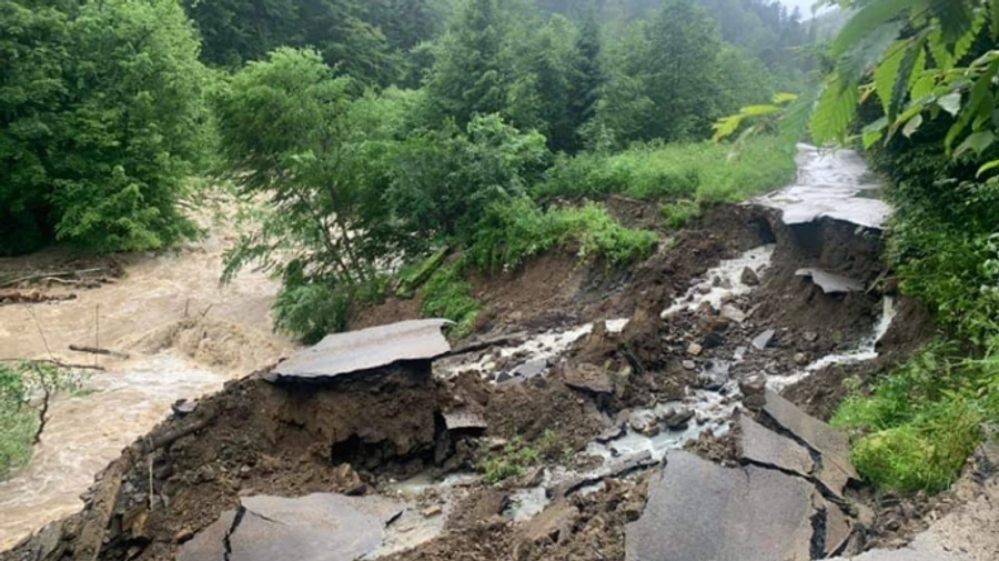 Через потоп Яремче залишилося без водопостачання