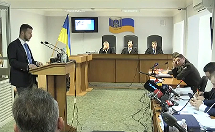 Дело о госизмене Януковича: суд допрашивает свидетелей