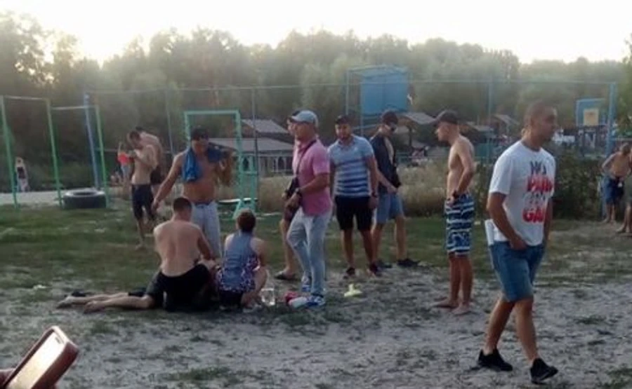 Перестрелка на пляже в Полтаве: Погиб мужчина, ранен ребенок