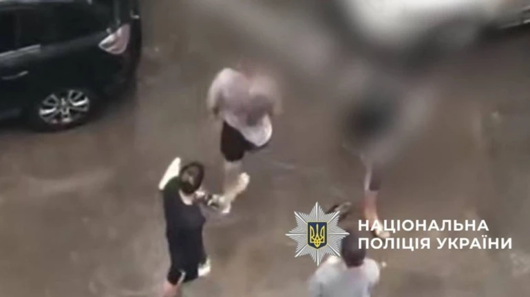 У Харкові чоловік вистрілив у ветерана ЗСУ, а потім побив його