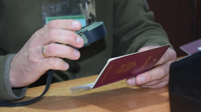 Щоб виїхати за кордон, чоловік купив трьох дітей за 6 тисяч євро – ДПСУ 