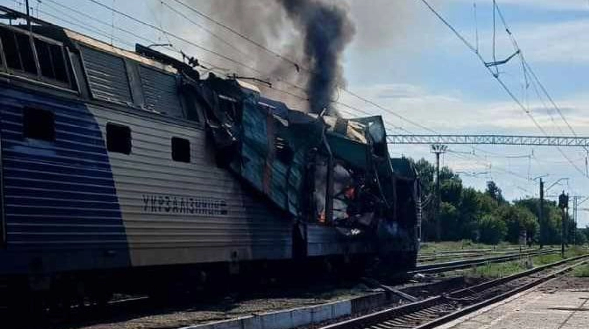 Lực lượng Nga tấn công đoàn tàu hành khách tại tỉnh Dnipropetrovsk (Ảnh: Ukrainska Pravda)