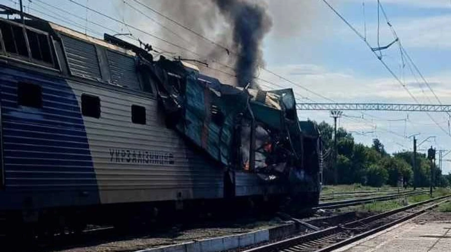 Russian forces hit passenger train in Dnipropetrovsk Oblast