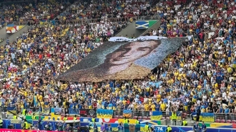 Banner with fallen military paramedic unfolded at Ukraine-Belgium match – photos, video