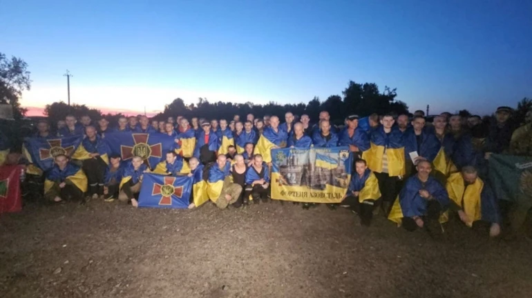 90 Ukrainians return from Russian captivity – photos, video